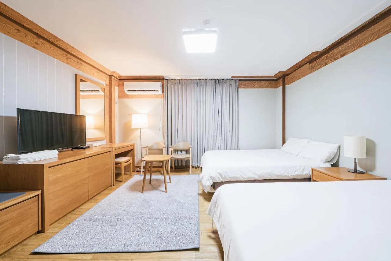 Jeju Miracle Hotel 3*,